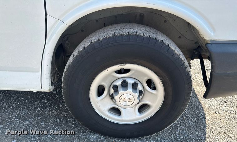 image for item DO0956 2016 Chevrolet Express G2500 van