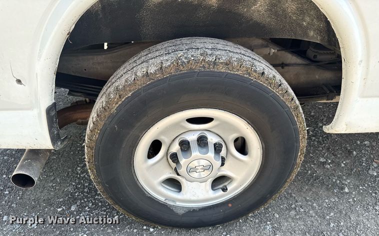 image for item DO0956 2016 Chevrolet Express G2500 van