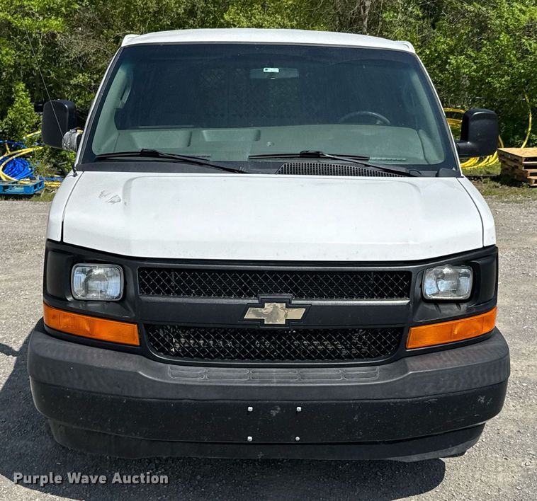 image for item DO0957 2017 Chevrolet Express 3500 van