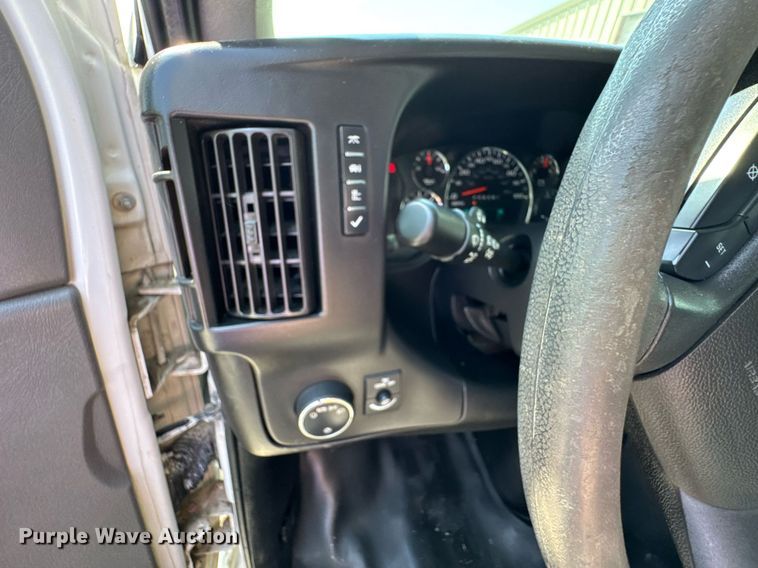 image for item DO0957 2017 Chevrolet Express 3500 van