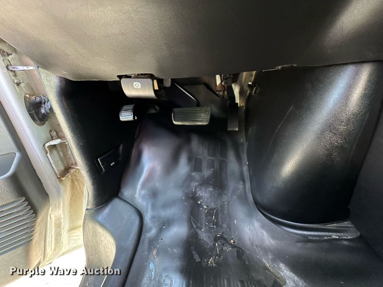 image for item DO0957 2017 Chevrolet Express 3500 van