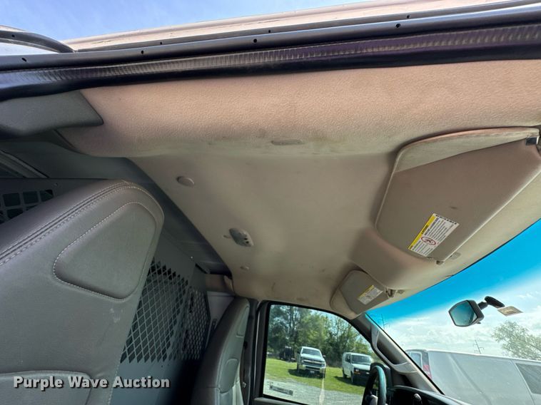 image for item DO0957 2017 Chevrolet Express 3500 van