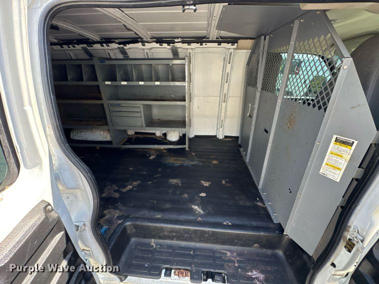 image for item DO0957 2017 Chevrolet Express 3500 van