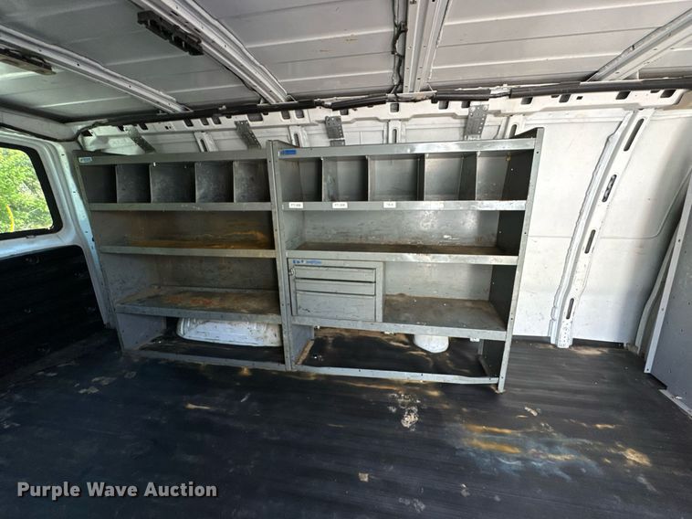 image for item DO0957 2017 Chevrolet Express 3500 van