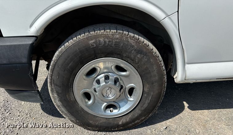 image for item DO0957 2017 Chevrolet Express 3500 van