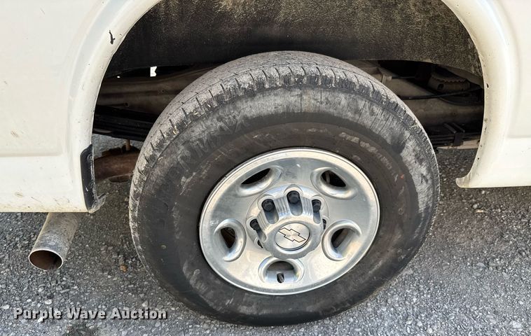 image for item DO0957 2017 Chevrolet Express 3500 van