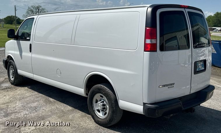 image for item DO0958 2016 Chevrolet Express 3500 van