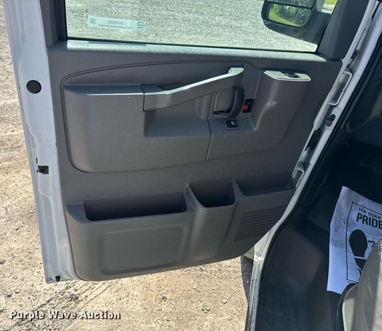 image for item DO0958 2016 Chevrolet Express 3500 van