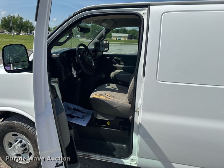 image for item DO0958 2016 Chevrolet Express 3500 van