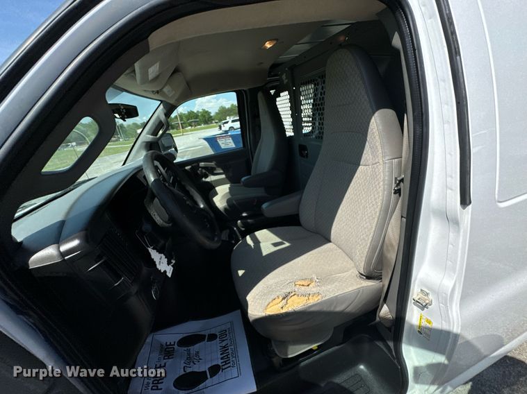 image for item DO0958 2016 Chevrolet Express 3500 van