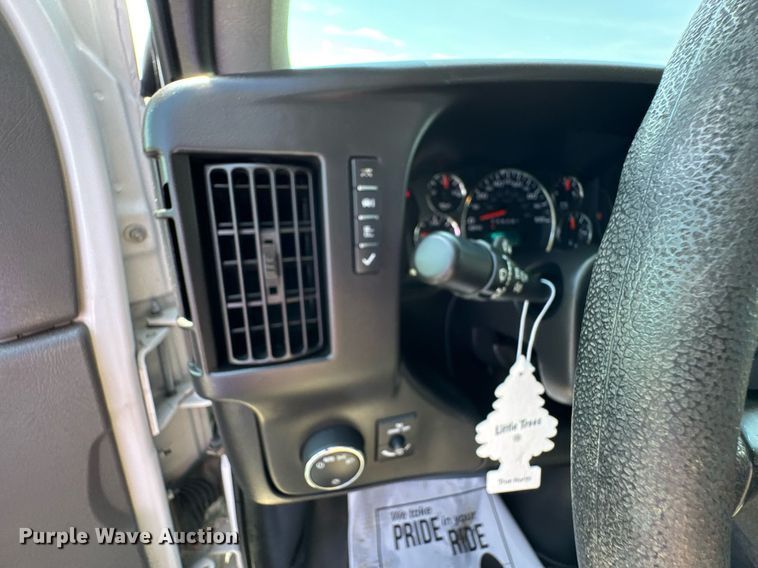 image for item DO0958 2016 Chevrolet Express 3500 van