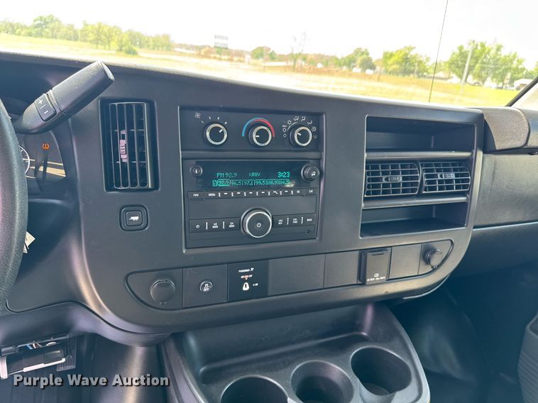 image for item DO0958 2016 Chevrolet Express 3500 van