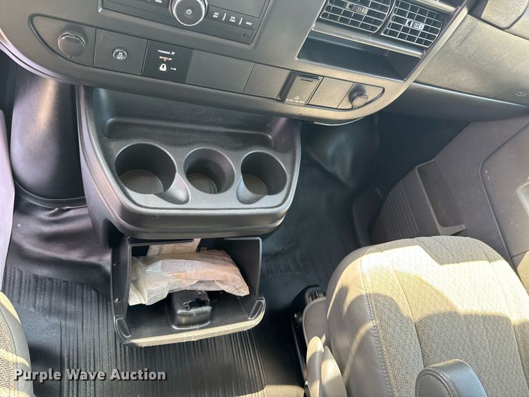 image for item DO0958 2016 Chevrolet Express 3500 van