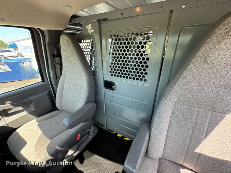 image for item DO0958 2016 Chevrolet Express 3500 van