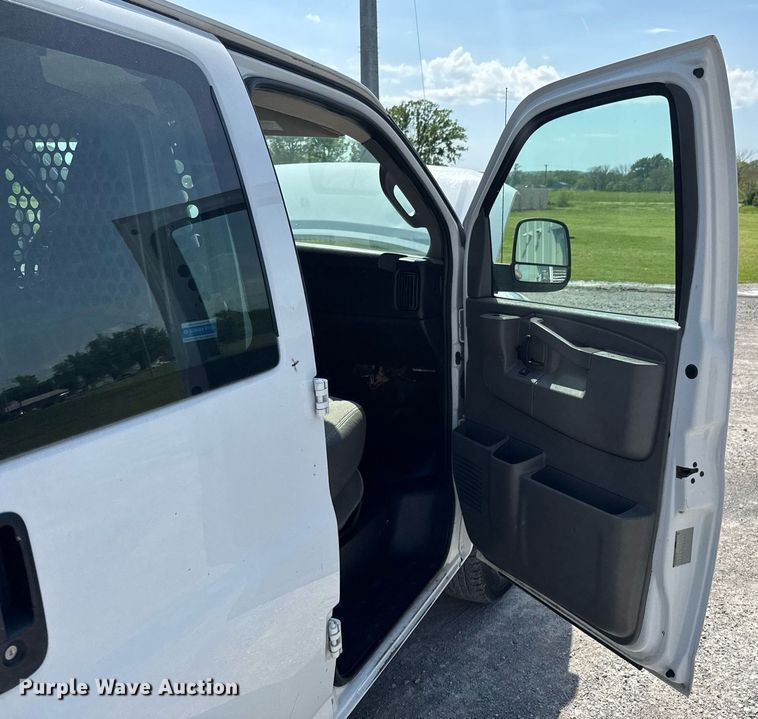 image for item DO0958 2016 Chevrolet Express 3500 van