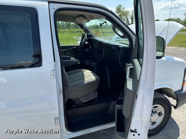 image for item DO0958 2016 Chevrolet Express 3500 van