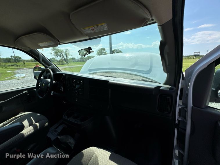 image for item DO0958 2016 Chevrolet Express 3500 van