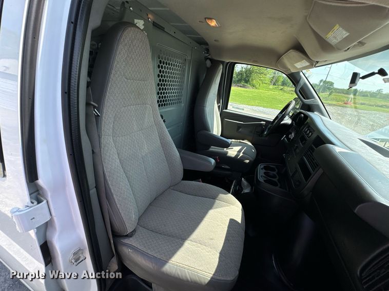 image for item DO0958 2016 Chevrolet Express 3500 van