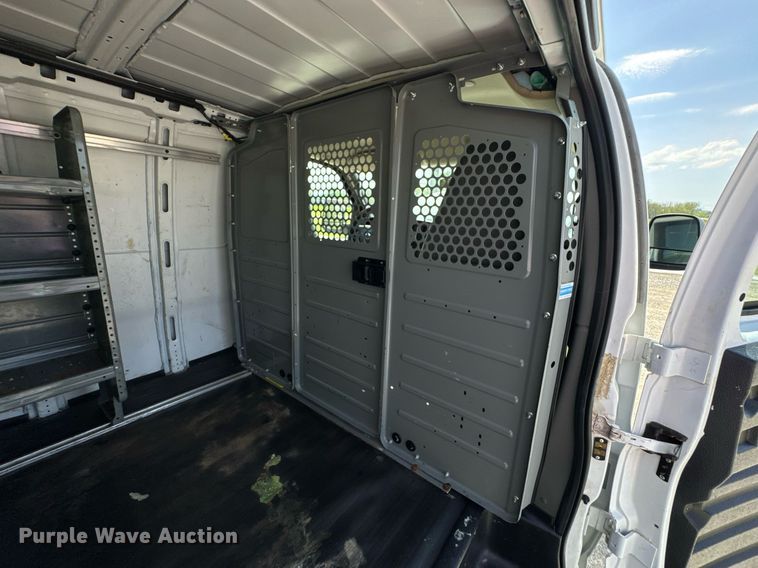 image for item DO0958 2016 Chevrolet Express 3500 van