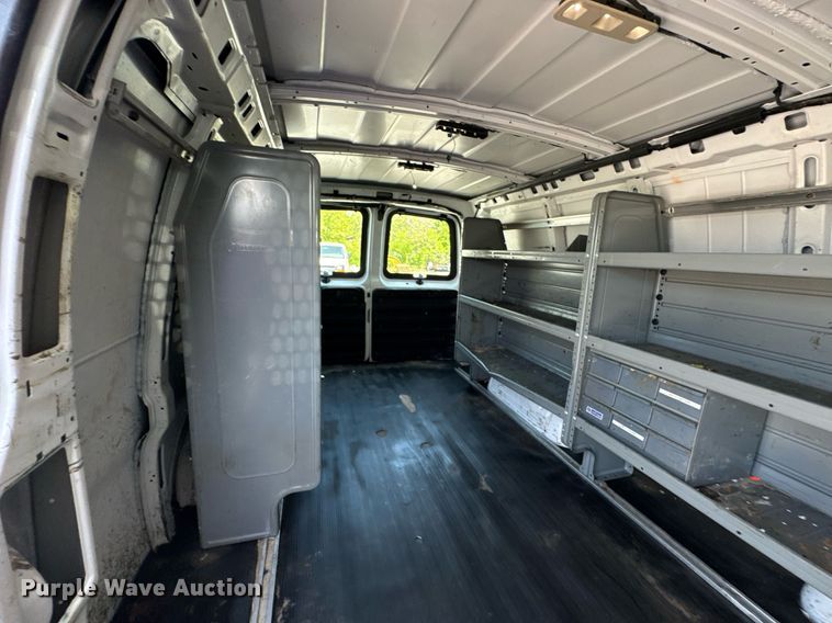 image for item DO0958 2016 Chevrolet Express 3500 van