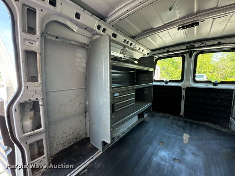 image for item DO0958 2016 Chevrolet Express 3500 van