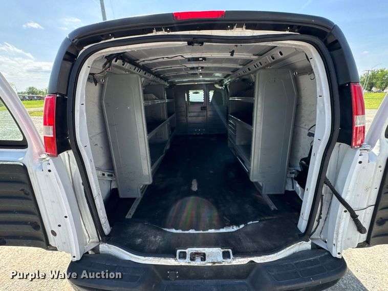 image for item DO0958 2016 Chevrolet Express 3500 van