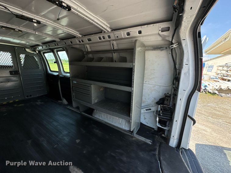 image for item DO0958 2016 Chevrolet Express 3500 van