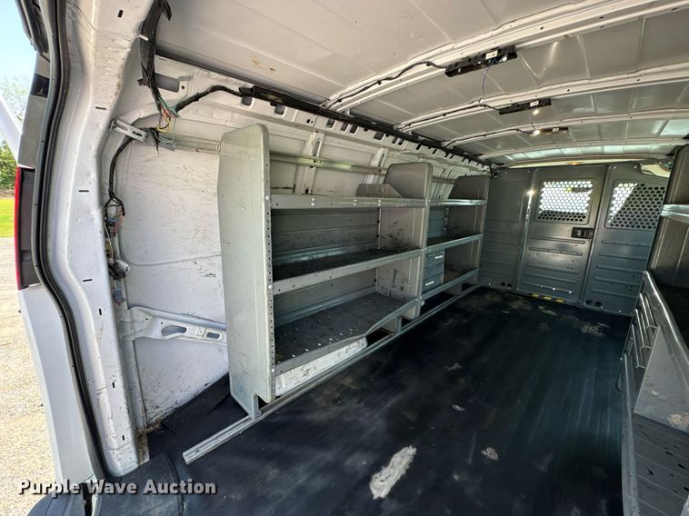 image for item DO0958 2016 Chevrolet Express 3500 van