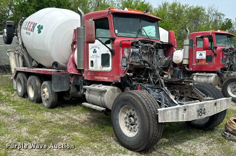 image for item DO0967 2005 Kenworth W900 ready mix truck