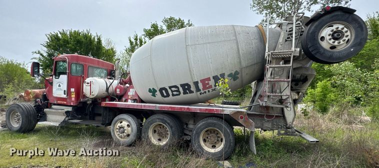 image for item DO0967 2005 Kenworth W900 ready mix truck