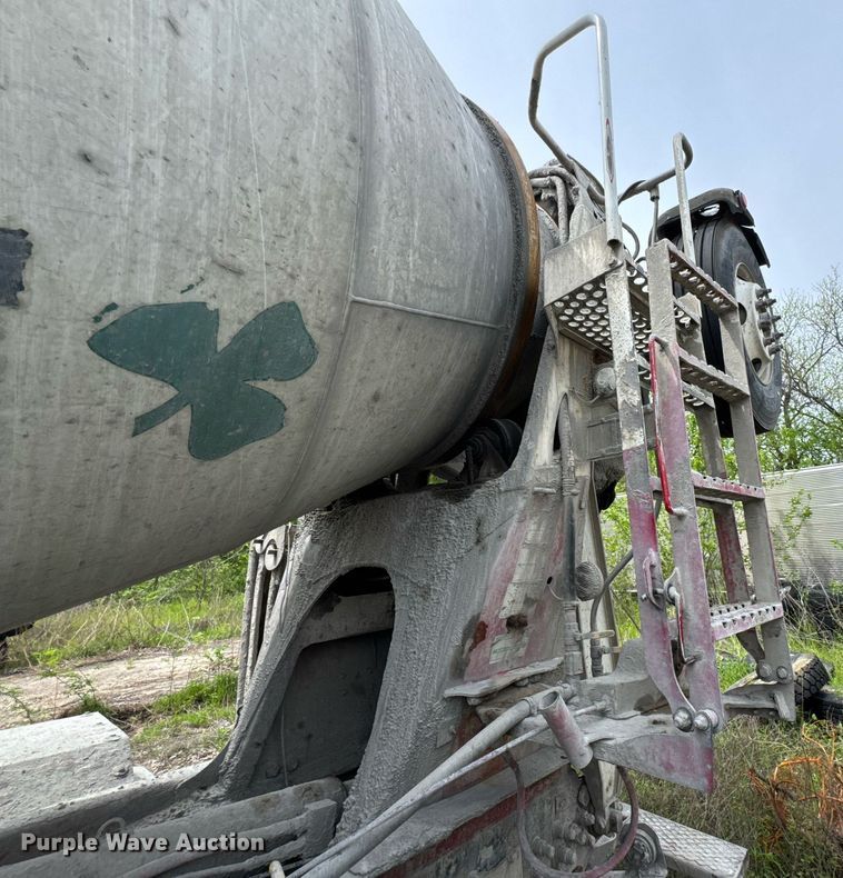 image for item DO0967 2005 Kenworth W900 ready mix truck