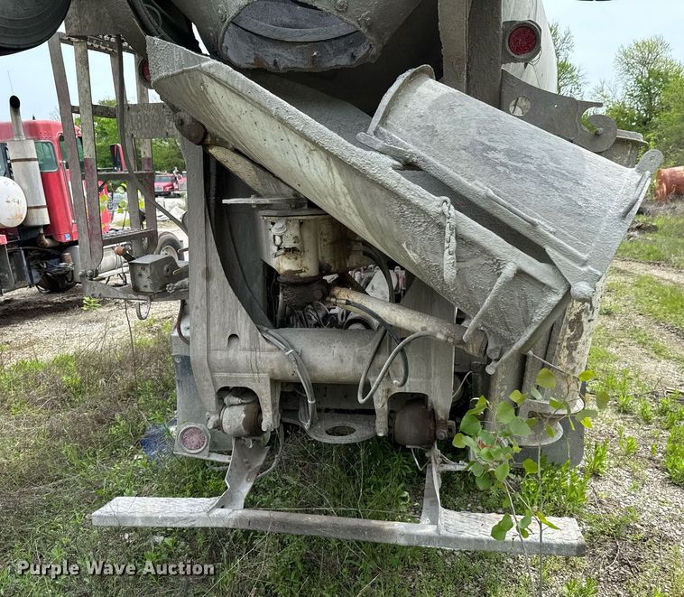 image for item DO0967 2005 Kenworth W900 ready mix truck