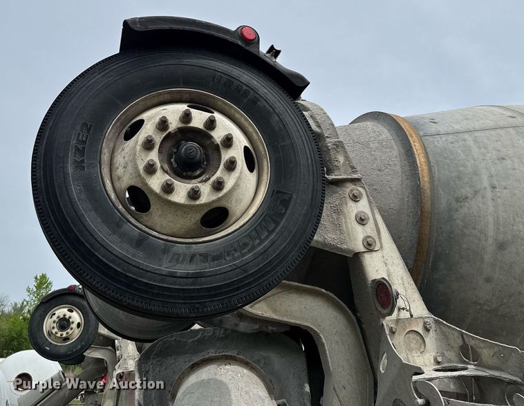 image for item DO0967 2005 Kenworth W900 ready mix truck