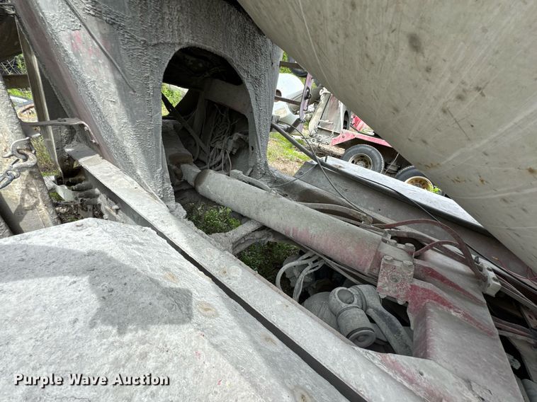 image for item DO0967 2005 Kenworth W900 ready mix truck