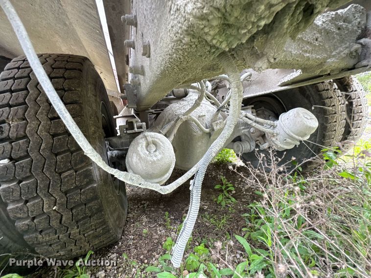 image for item DO0967 2005 Kenworth W900 ready mix truck