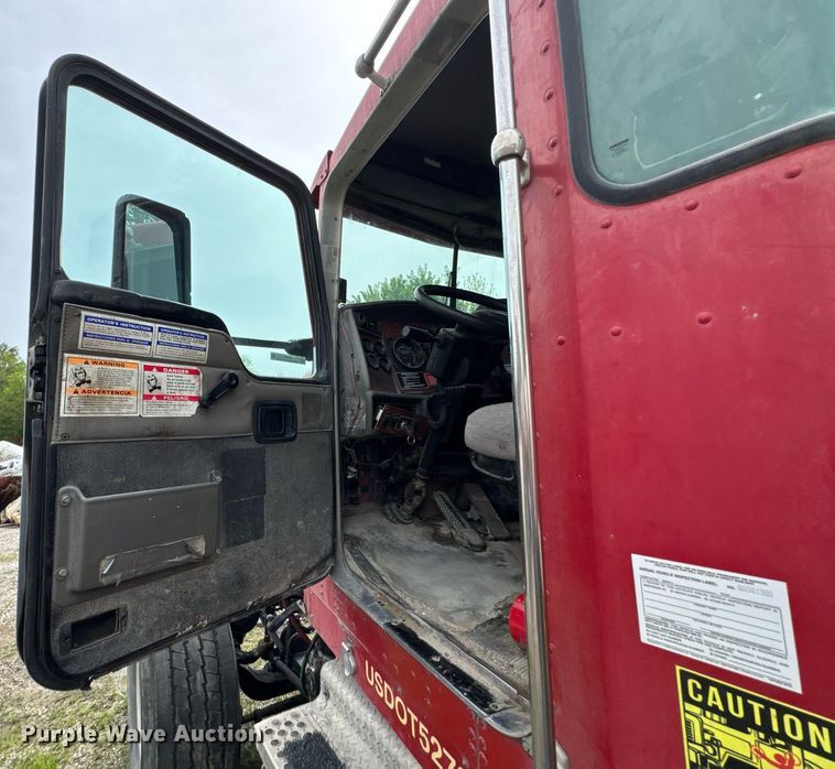 image for item DO0967 2005 Kenworth W900 ready mix truck