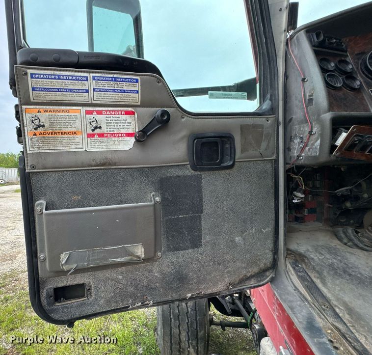 image for item DO0967 2005 Kenworth W900 ready mix truck