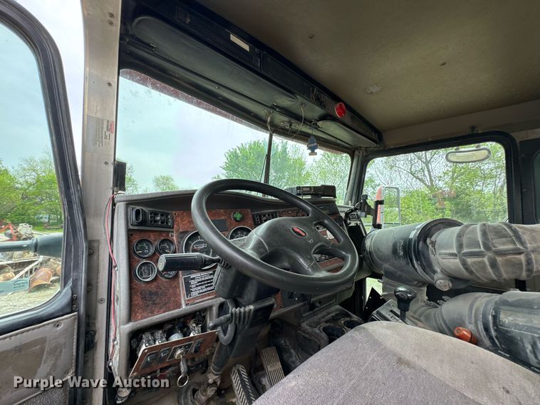 image for item DO0967 2005 Kenworth W900 ready mix truck