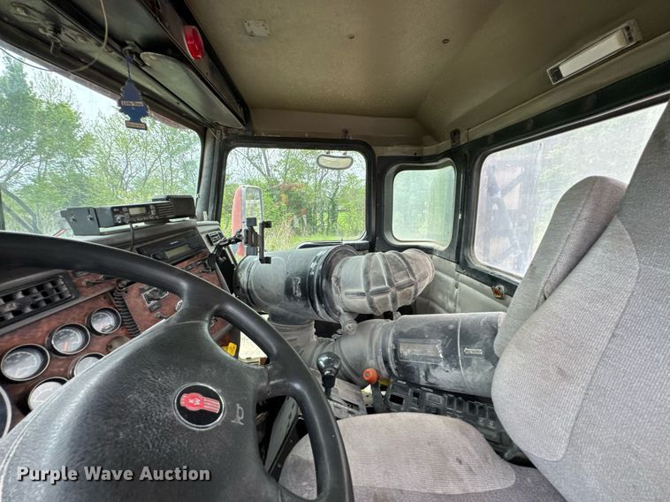 image for item DO0967 2005 Kenworth W900 ready mix truck