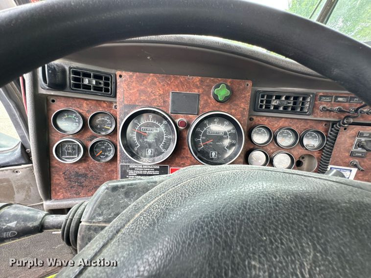 image for item DO0967 2005 Kenworth W900 ready mix truck