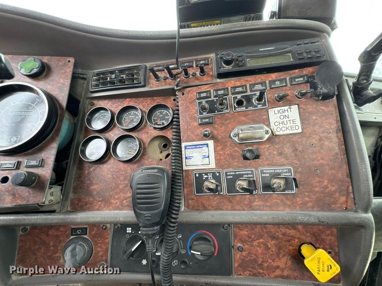 image for item DO0967 2005 Kenworth W900 ready mix truck