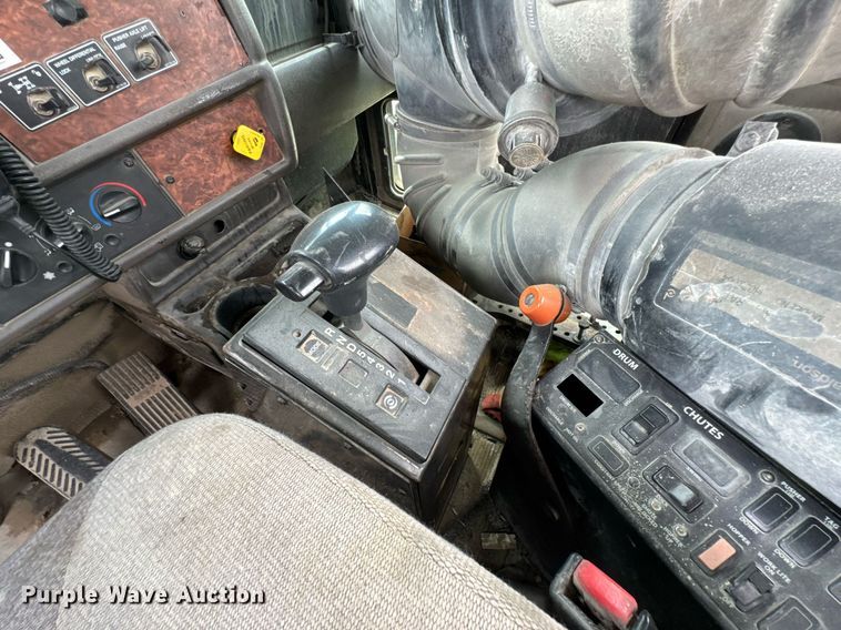 image for item DO0967 2005 Kenworth W900 ready mix truck