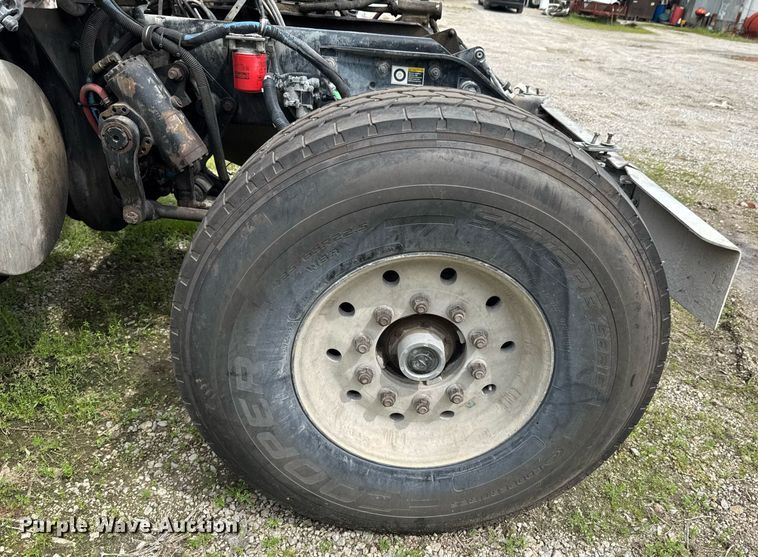 image for item DO0967 2005 Kenworth W900 ready mix truck