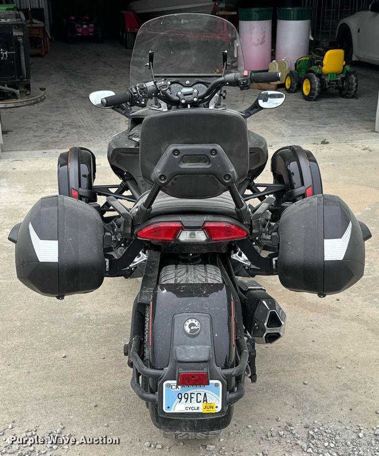 image for item DO0973 2015 Can-Am Spyder F3 SE6 motorcycle