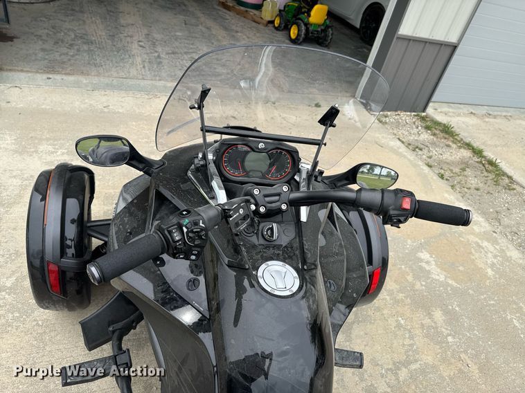 image for item DO0973 2015 Can-Am Spyder F3 SE6 motorcycle