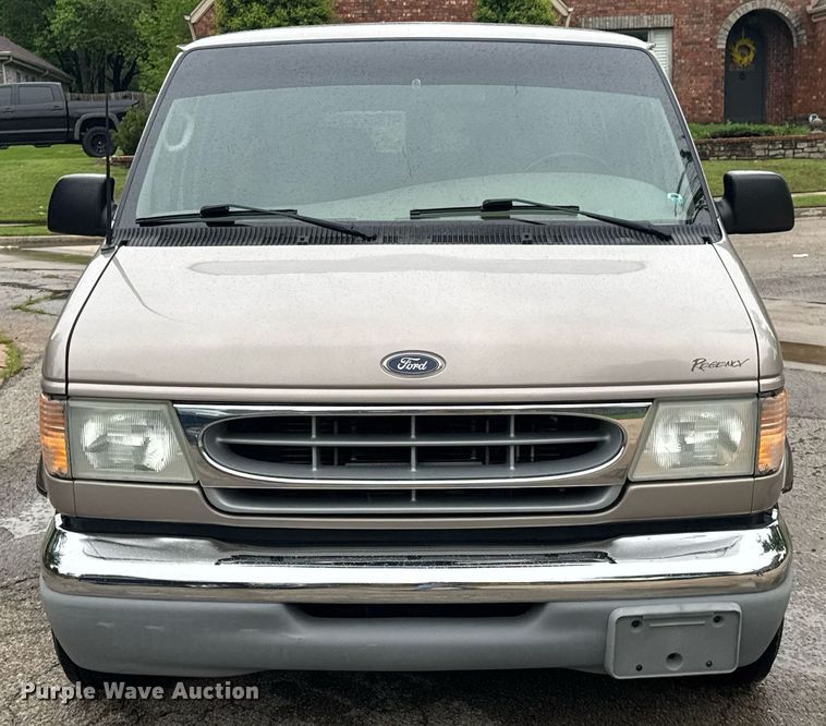 image for item DO0984 2002 Ford E150 van