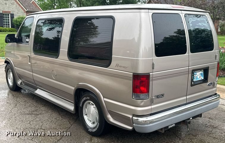 image for item DO0984 2002 Ford E150 van