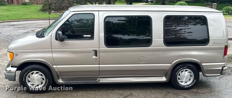 image for item DO0984 2002 Ford E150 van