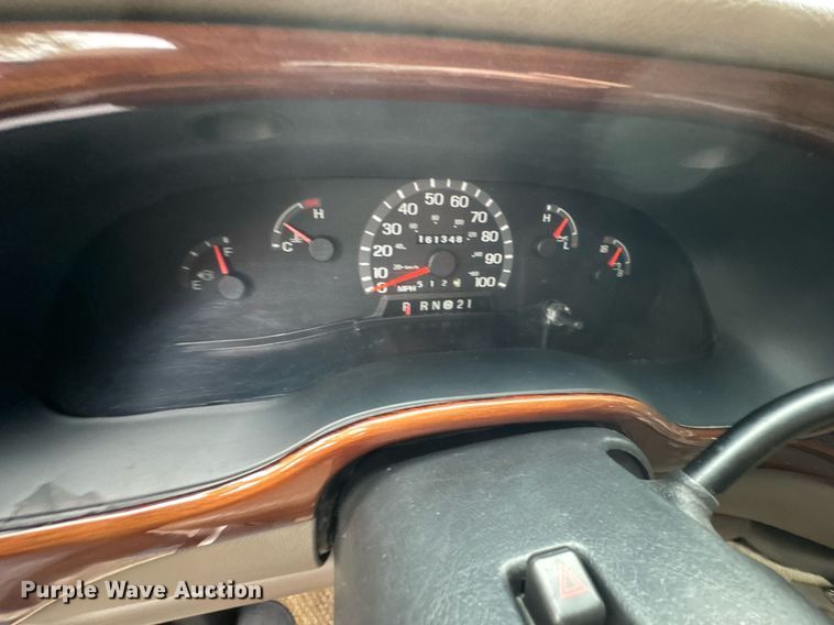 image for item DO0984 2002 Ford E150 van