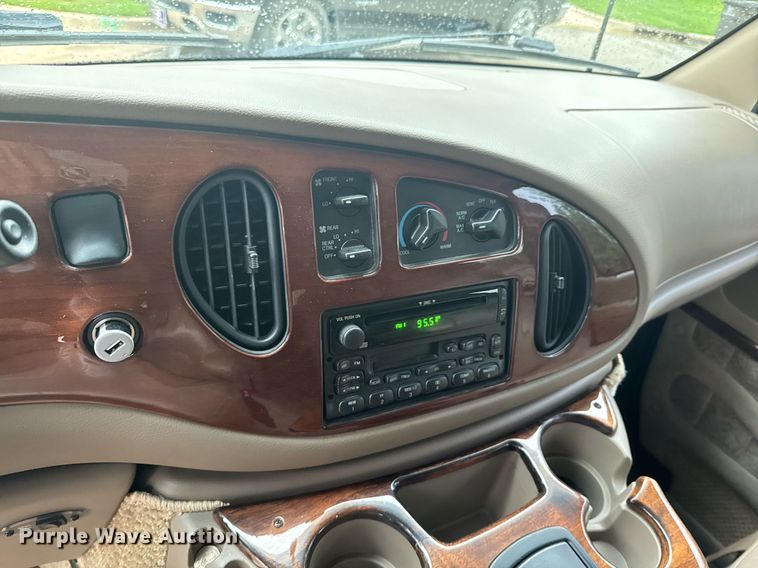 image for item DO0984 2002 Ford E150 van